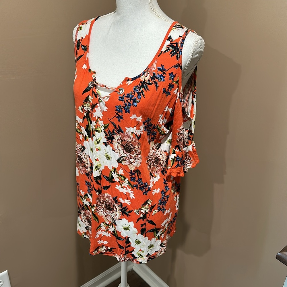 VENUS Floral Print Cold Shoulder Top - Picture 7 of 12
